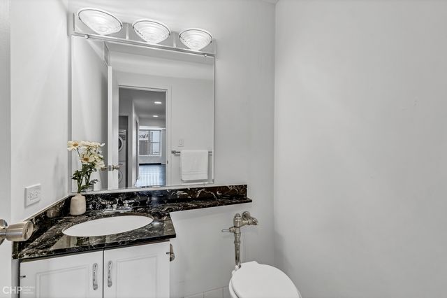 777 N Michigan Avenue 1700, Chicago, IL 60611