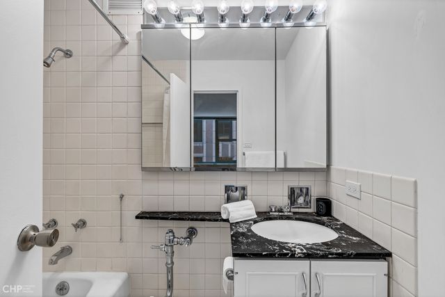 777 N Michigan Avenue 1700, Chicago, IL 60611