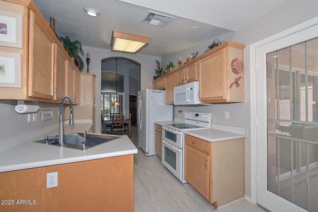 19405 N 83RD Drive, Peoria, AZ 85382