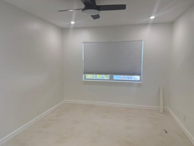 2725 Middle River Drive 11, Fort Lauderdale, FL 33306