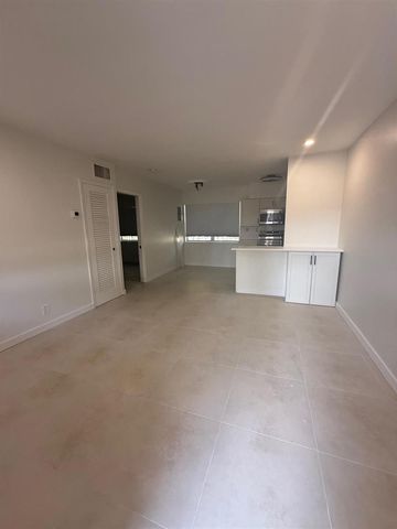 2725 Middle River Drive 11, Fort Lauderdale, FL 33306