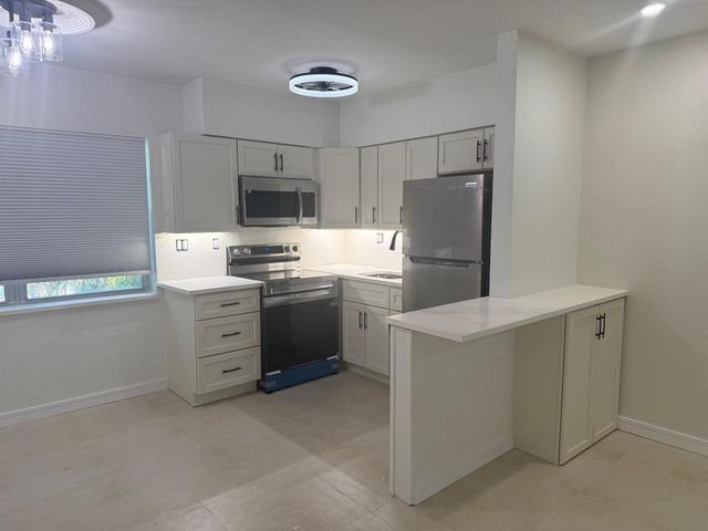2725 Middle River Drive 11, Fort Lauderdale, FL 33306