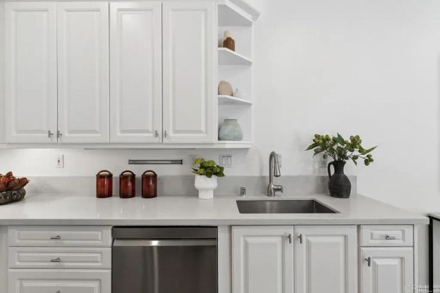 13504 Jadestone Way, San Diego, CA 92130