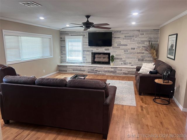 203 NE H Street, Stigler, OK 74462