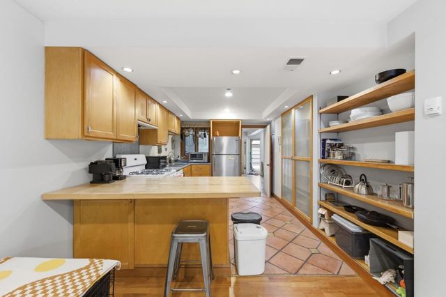 327 San Jose Avenue, San Francisco, CA 94110