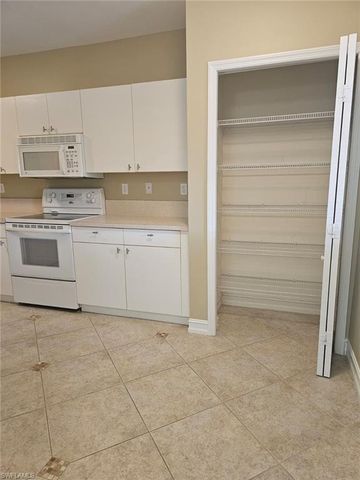 7835 Regal Heron CIR 301, Naples, FL 34104