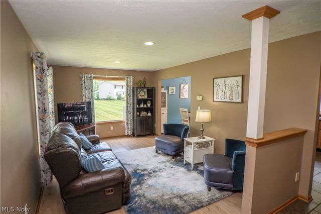 11032 Titus Avenue NW, Uniontown, OH 44685