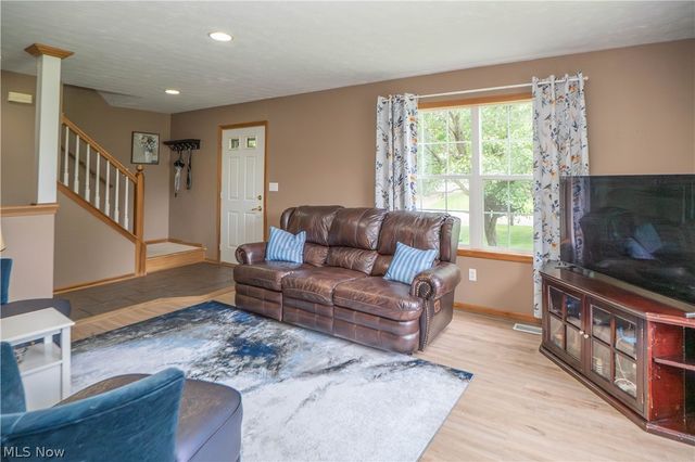 11032 Titus Avenue NW, Uniontown, OH 44685