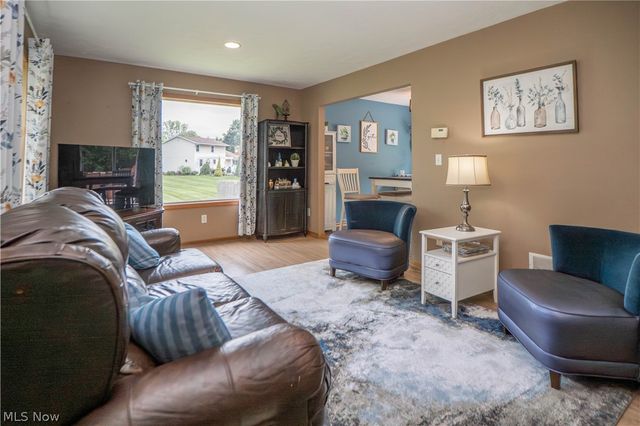 11032 Titus Avenue NW, Uniontown, OH 44685