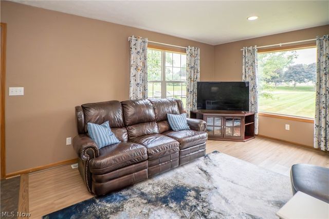 11032 Titus Avenue NW, Uniontown, OH 44685