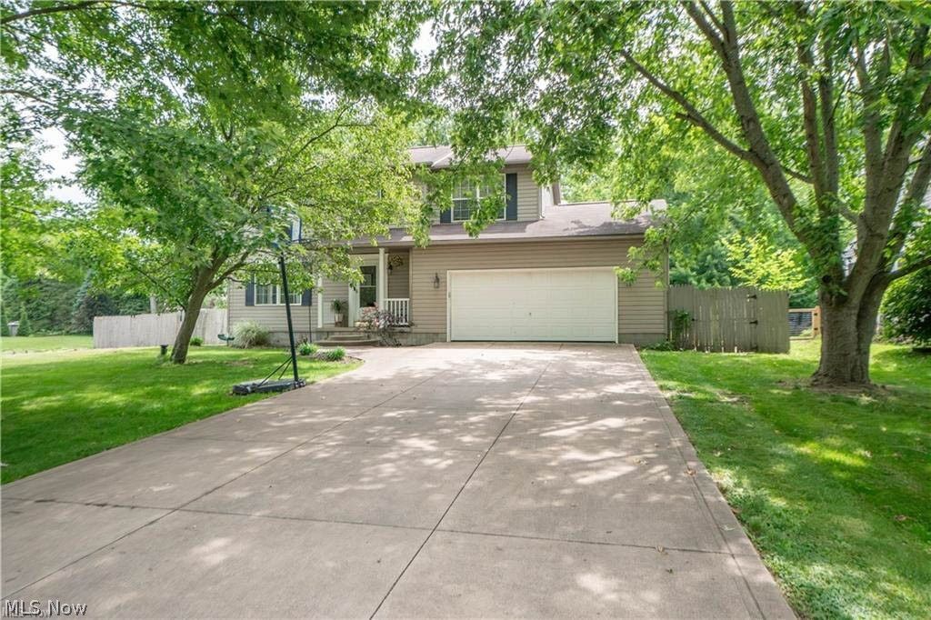 11032 Titus Avenue NW, Uniontown, OH 44685