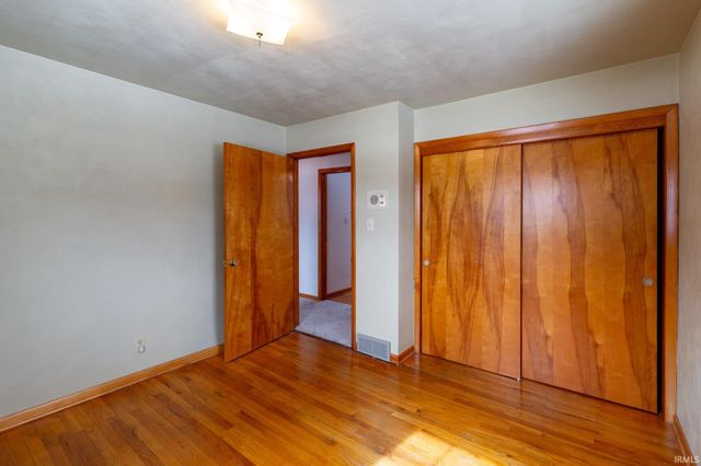 1916 E Hively Avenue, Elkhart, IN 46516