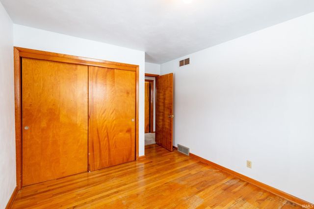 1916 E Hively Avenue, Elkhart, IN 46516