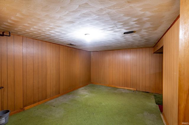 1916 E Hively Avenue, Elkhart, IN 46516