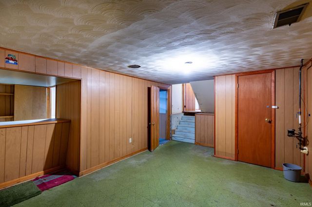 1916 E Hively Avenue, Elkhart, IN 46516