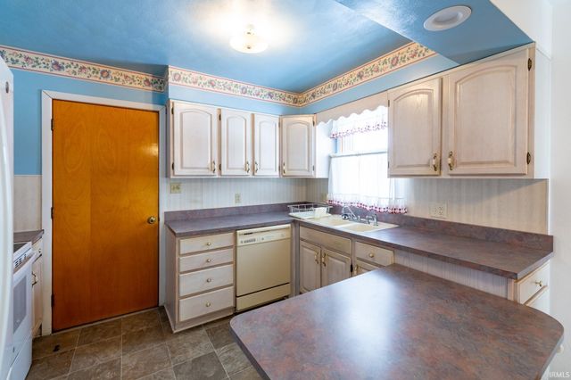 1916 E Hively Avenue, Elkhart, IN 46516