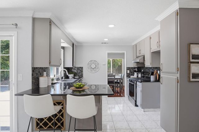 7006 Bridgeport Cir, Stockton, CA 95207