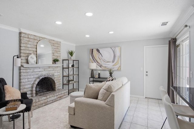 7006 Bridgeport Cir, Stockton, CA 95207