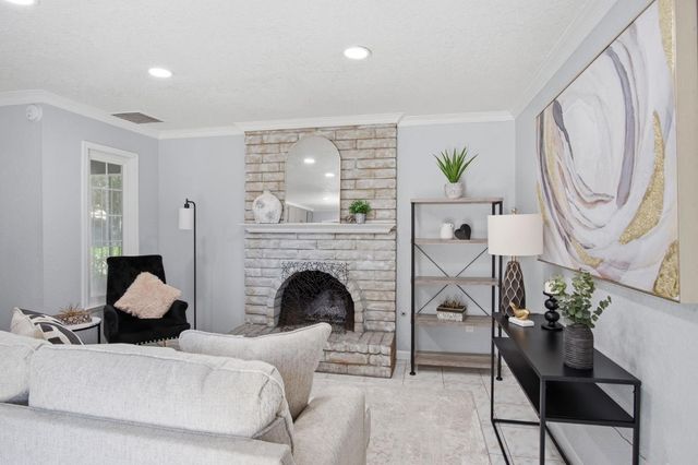 7006 Bridgeport Cir, Stockton, CA 95207