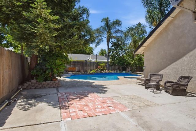 7006 Bridgeport Cir, Stockton, CA 95207