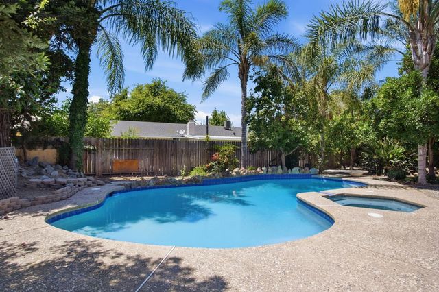 7006 Bridgeport Cir, Stockton, CA 95207