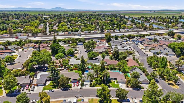 7006 Bridgeport Cir, Stockton, CA 95207
