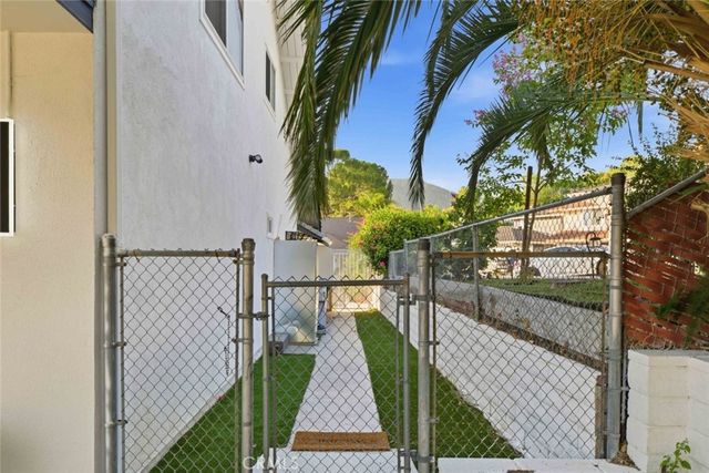 7544 Owens Street, Tujunga, CA 91042