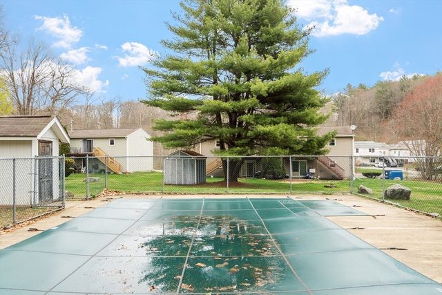93 Center Depot Rd 55, Charlton, MA 01507