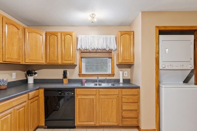 93 Center Depot Rd 55, Charlton, MA 01507