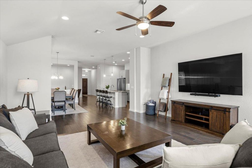 7909 Bestride BND, Austin, TX 78744