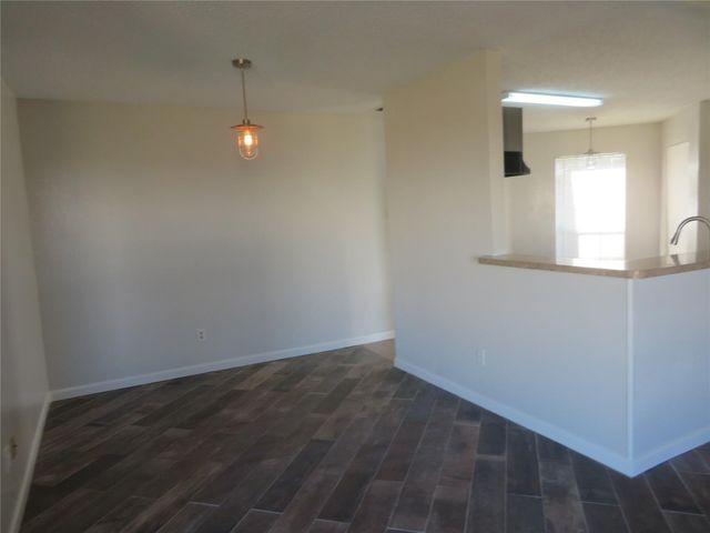 1031 Cresthaven Drive, Lancaster, TX 75134