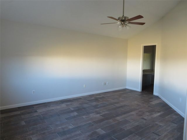 1031 Cresthaven Drive, Lancaster, TX 75134