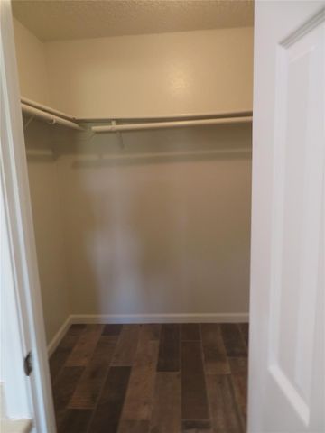 1031 Cresthaven Drive, Lancaster, TX 75134