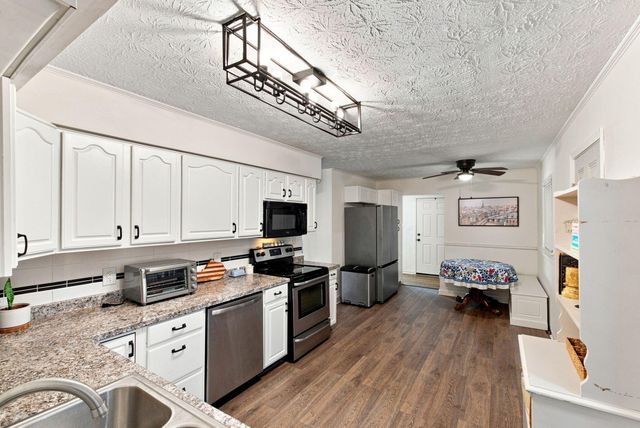 1288 Cherbourg Road, Lexington, KY 40504