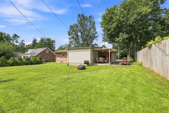 1288 Cherbourg Road, Lexington, KY 40504
