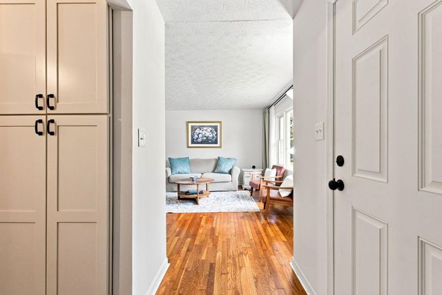 1288 Cherbourg Road, Lexington, KY 40504