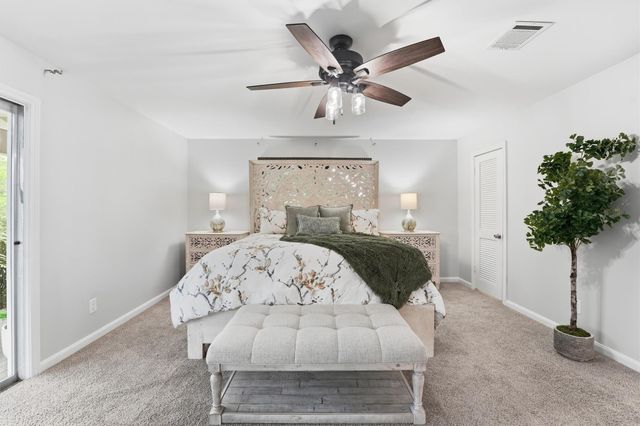 215 Whispering Oaks Drive, Seabrook, TX 77586