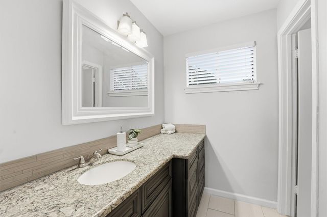 215 Whispering Oaks Drive, Seabrook, TX 77586