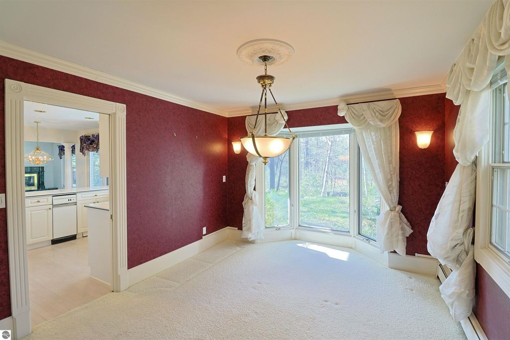 Image 10 of property listing at 620 West Court, Mt Pleasant, MI 48858