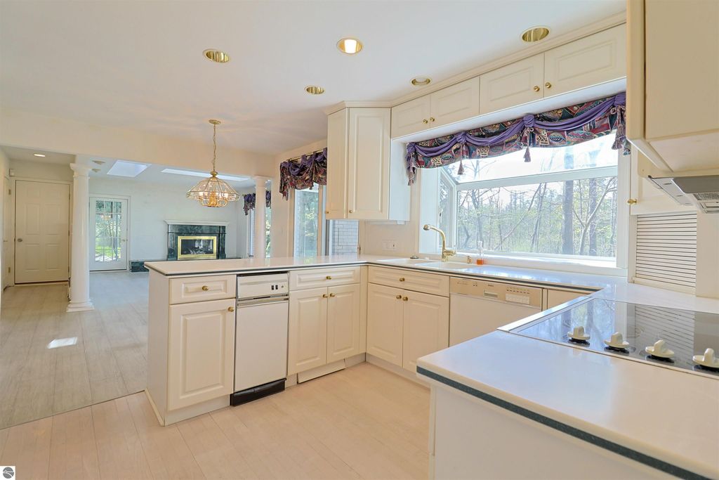 Image 9 of property listing at 620 West Court, Mt Pleasant, MI 48858