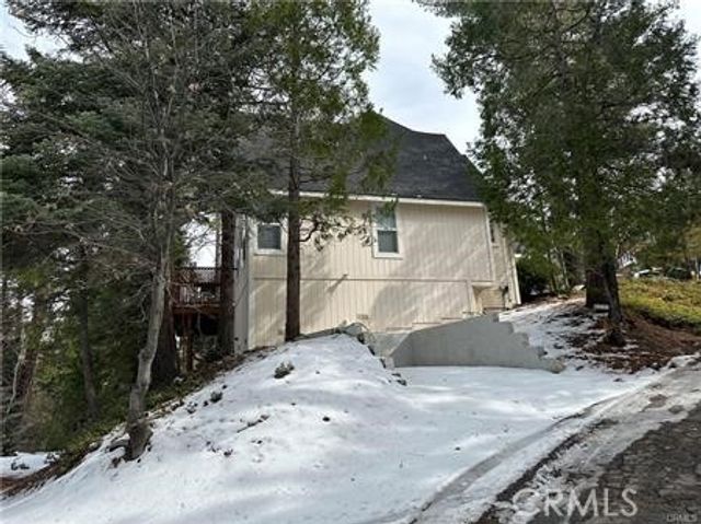 514 Pioneer, Lake Arrowhead, CA 92352
