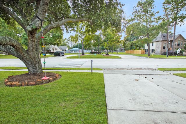 14639 Oak Chase Drive, Houston, TX 77062