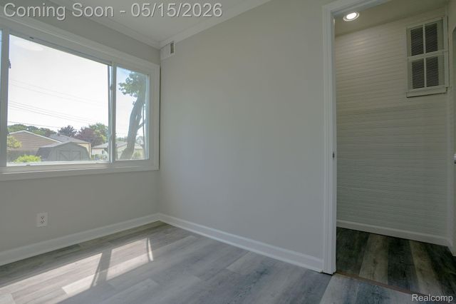 27500 Tighe Street, Roseville, MI 48066