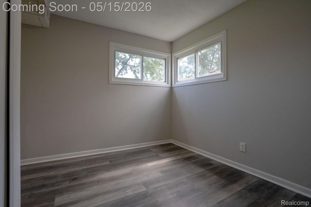 27500 Tighe Street, Roseville, MI 48066