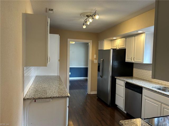 540 S Gladstone DR, Virginia Beach, VA 23452