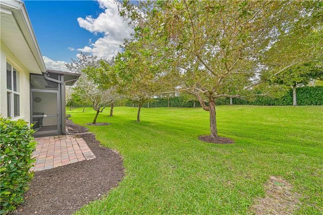 14919 Edgewater CIR, Naples, FL 34114