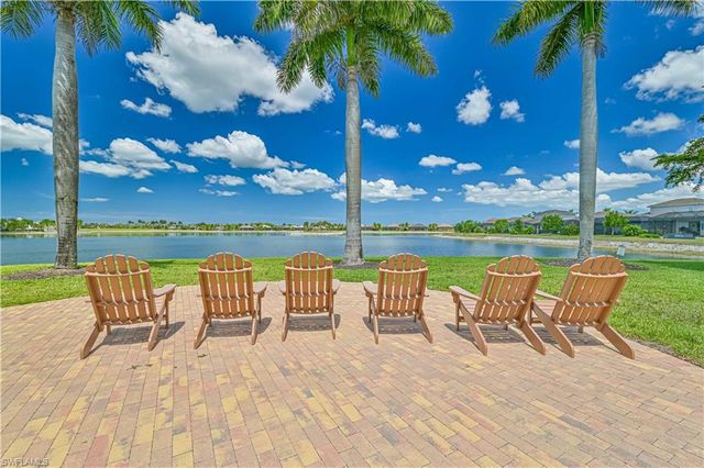 14919 Edgewater CIR, Naples, FL 34114