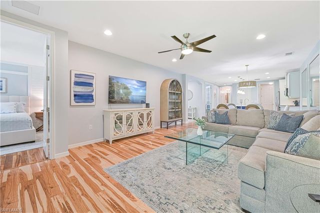 14919 Edgewater CIR, Naples, FL 34114