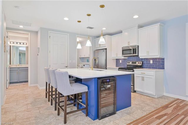 14919 Edgewater CIR, Naples, FL 34114