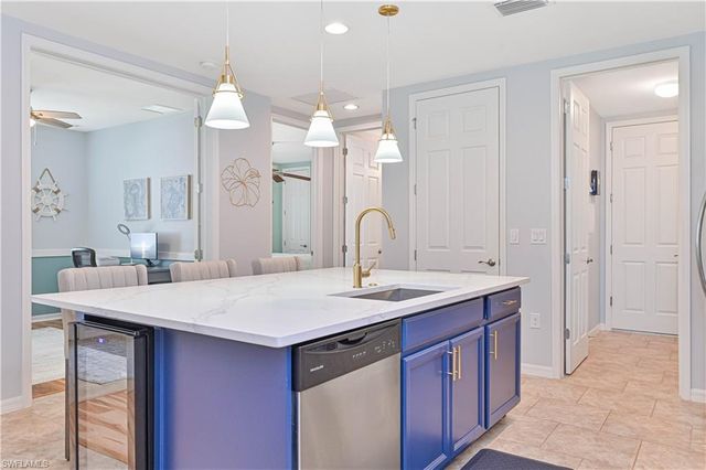 14919 Edgewater CIR, Naples, FL 34114